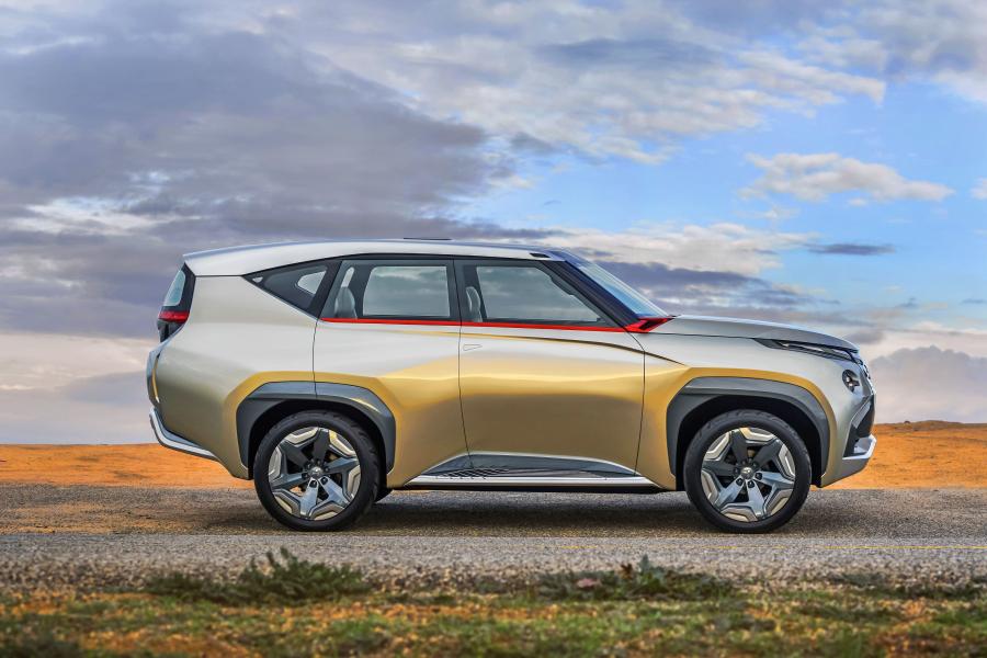  Mitsubishi Concept GC-PHEV 2015 года  (фото 13 из 31)